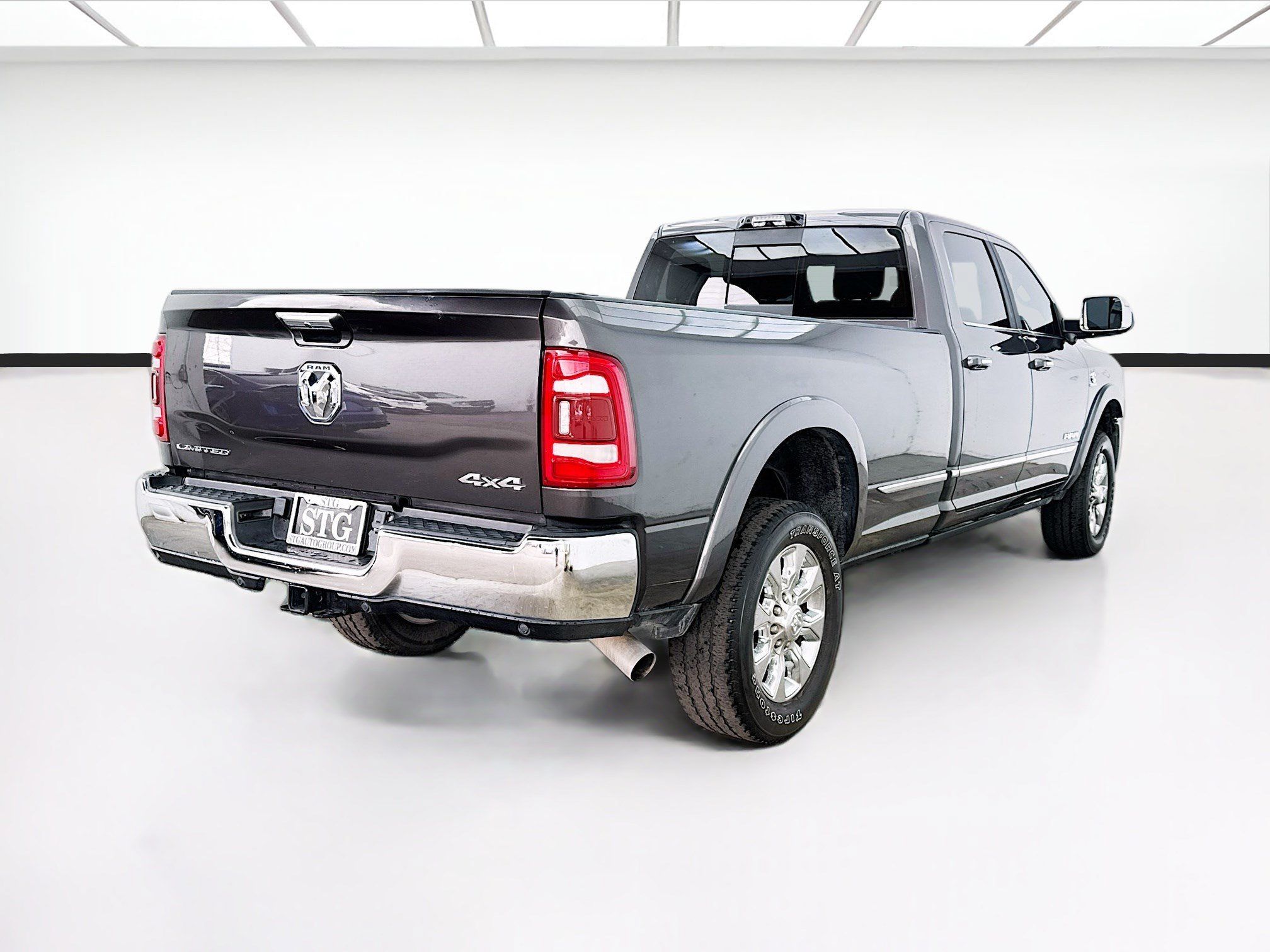 Used 2022 RAM 3500 Limited AWD/4WD image 4