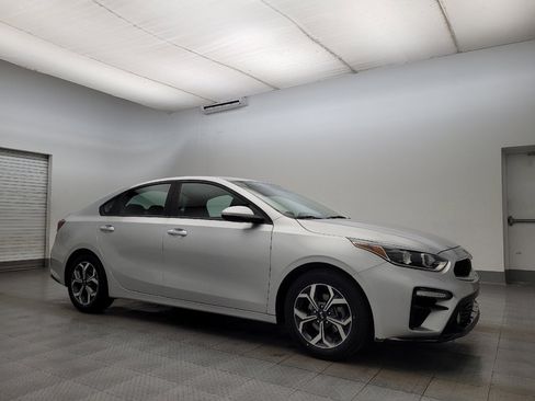 Used 2020 Kia Forte LXS image 11