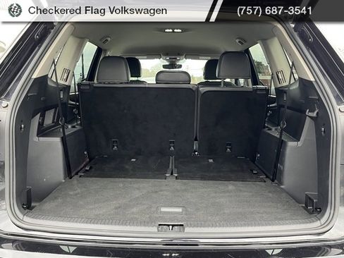 Used 2024 Volkswagen Atlas SE image 32