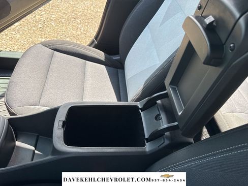 Used 2025 Chevrolet Trax RS w/ Sunroof Package FWD image 18
