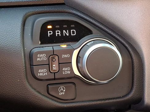 Used 2025 RAM 1500 Big Horn AWD/4WD image 16