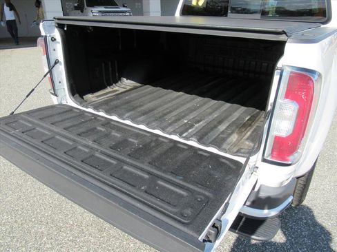 Used 2019 GMC Canyon Denali image 10