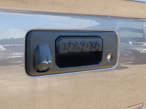 Used 2020 Toyota Tundra Limited w/ Limited Premium Package AWD/4WD image 29