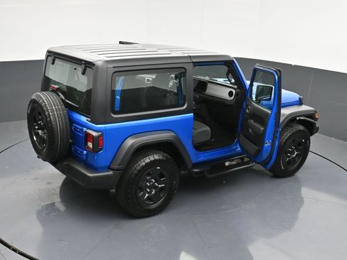 Used 2025 Jeep Wrangler Sport image 42