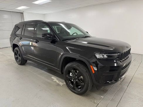 New 2025 Jeep Grand Cherokee L Altitude image 3
