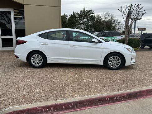 Used 2020 Hyundai Elantra SE w/ Cargo Package (C1) image 7