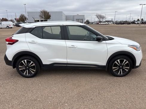 Used 2019 Nissan Kicks SR w/ SR Premium Package image 8