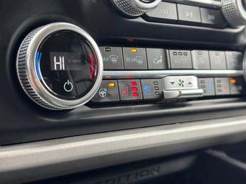 Used 2024 Ford Expedition XLT image 22