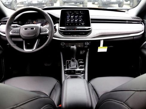 New 2026 Jeep Compass Latitude image 21