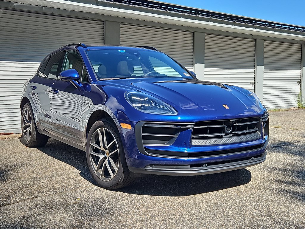 Certified 2026 Porsche Macan AWD/4WD image 9