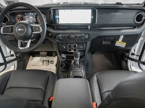 New 2026 Jeep Wrangler Unlimited Sahara AWD/4WD image 21