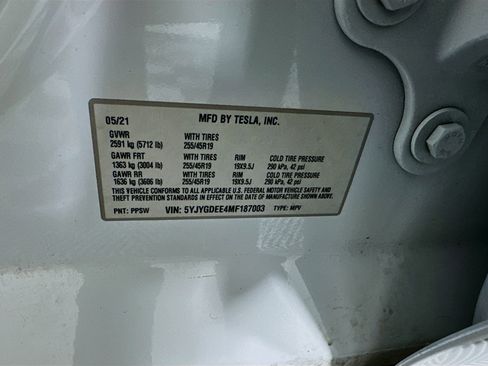 Used 2021 Tesla Model Y Long Range image 12