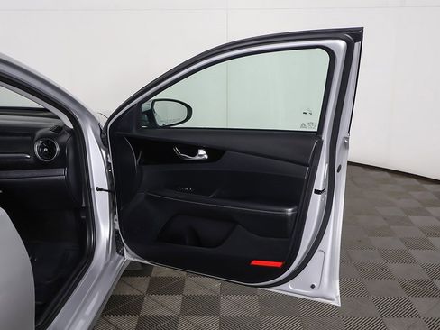 Used 2019 Kia Forte S image 15