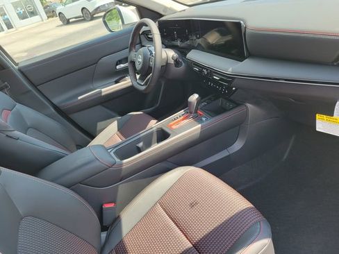 New 2025 Nissan Kicks SR w/ SR Premium Package image 21