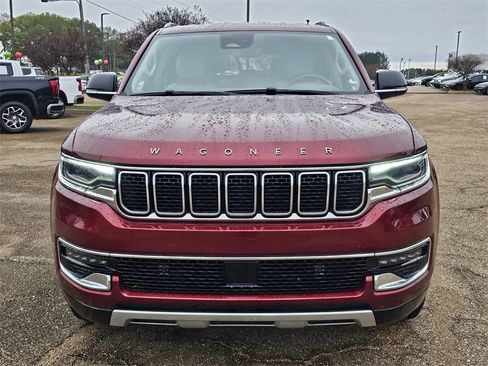 Used 2024 Jeep Wagoneer L Series II image 2