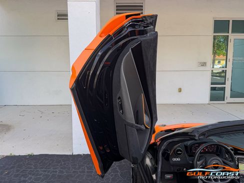 Used 2022 McLaren 720S Performance RWD image 23
