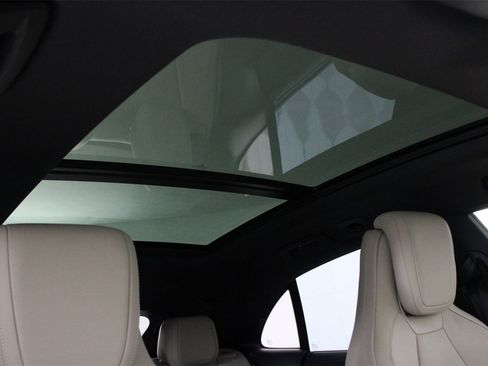 Used 2025 Porsche Macan 4 Electric image 25