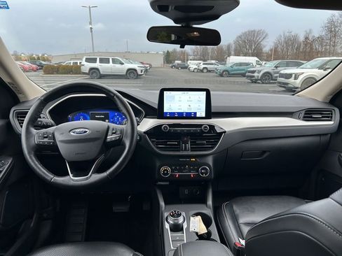 Used 2020 Ford Escape SE Sport image 9