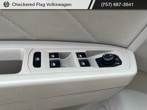 Used 2023 Volkswagen Atlas SE w/ Black Wheel Package AWD/4WD image 15