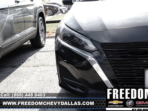 Used 2024 Nissan Altima 2.5 SV FWD image 5