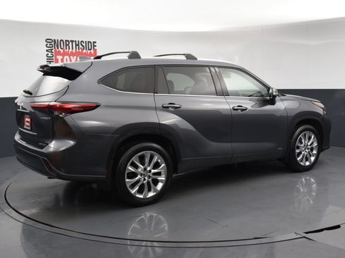 Used 2023 Toyota Highlander Limited AWD/4WD image 4