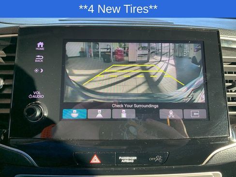 Used 2020 Honda Pilot Touring image 6