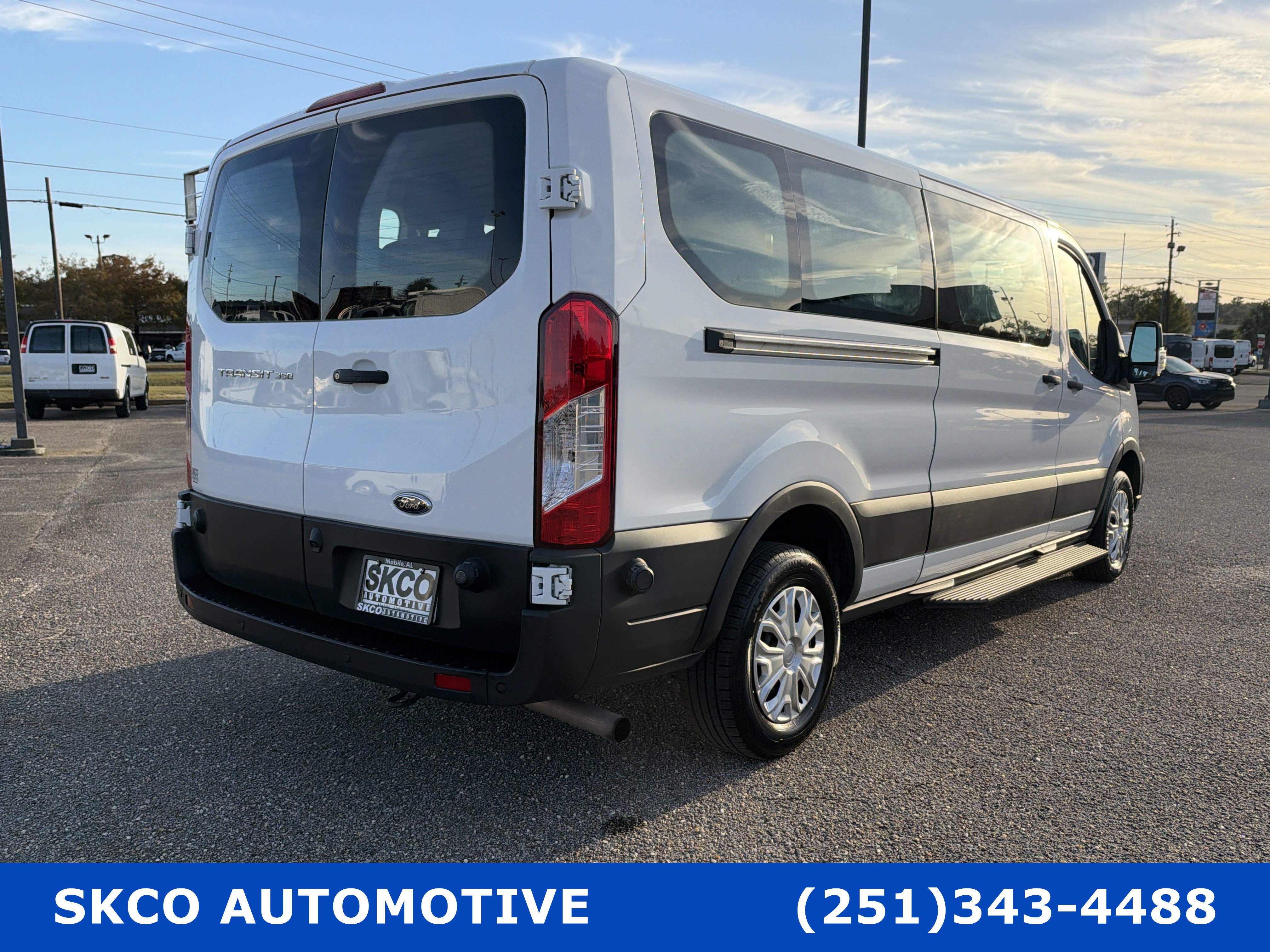 Used 2023 Ford Transit 350 XL RWD image 5