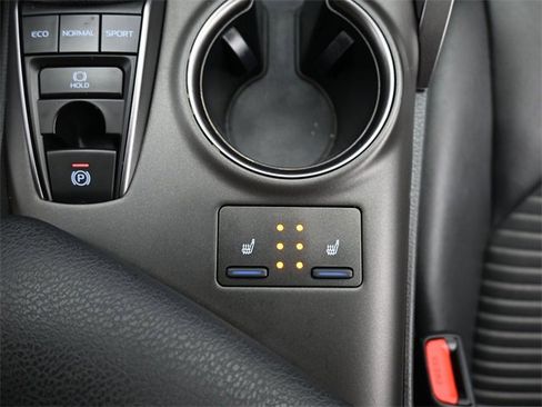 Used 2023 Toyota Camry SE w/ Cold Weather Package image 15