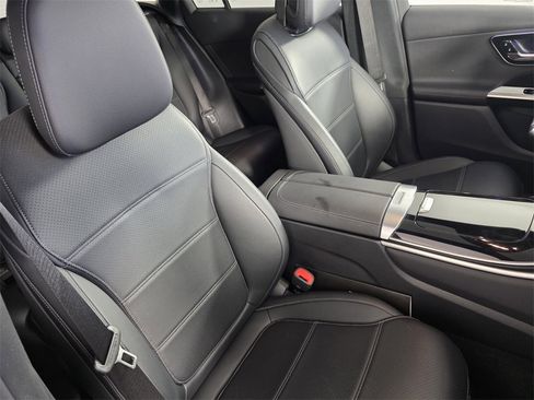 Certified 2025 Mercedes-Benz GLC 300 image 29