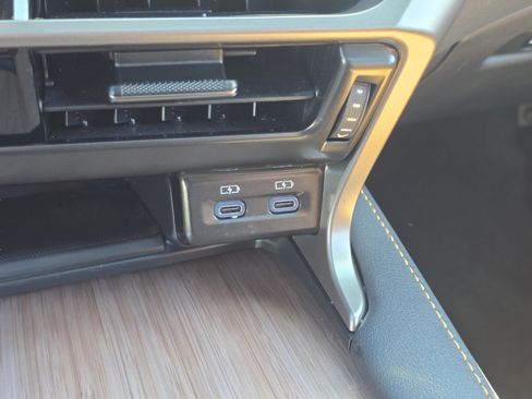 Certified 2025 Lexus RX 350 Premium w/ Accessory Package (Z1) image 21