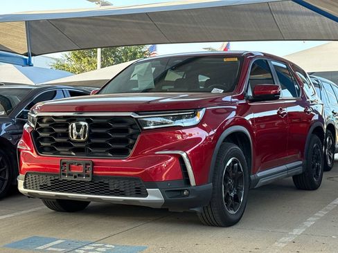 Used 2025 Honda Pilot EX-L image 9