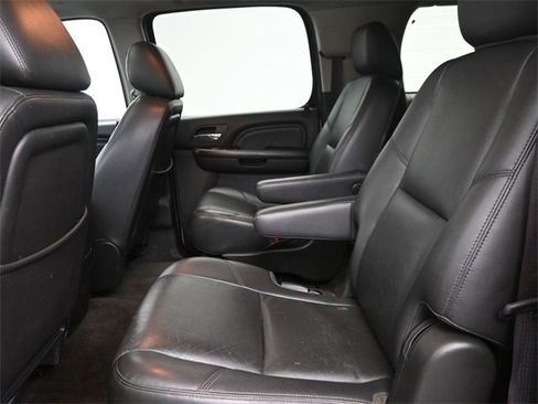 Used 2013 GMC Yukon XL Denali image 18
