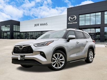 Used 2023 Toyota Highlander Limited