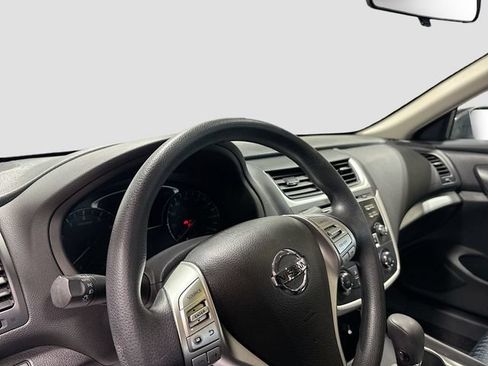Used 2016 Nissan Altima 2.5 S w/ Power Driver Seat Package FWD image 11
