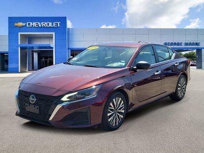Used 2024 Nissan Altima 2.5 SV