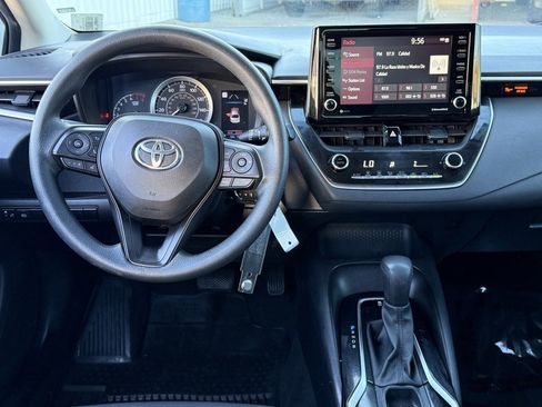 Certified 2022 Toyota Corolla LE image 30