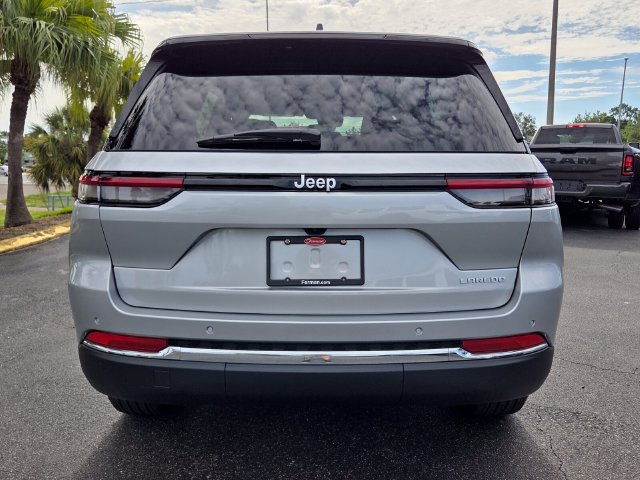 New 2026 Jeep Grand Cherokee Laredo X RWD image 7