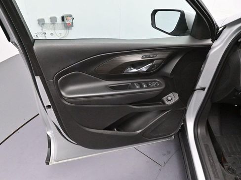 Used 2022 GMC Terrain SLT AWD/4WD image 9