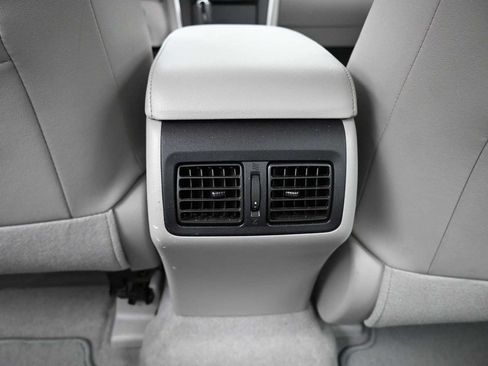 Used 2015 Toyota Camry XLE FWD image 11