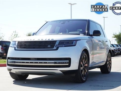 Used 2023 Land Rover Range Rover SE image 3