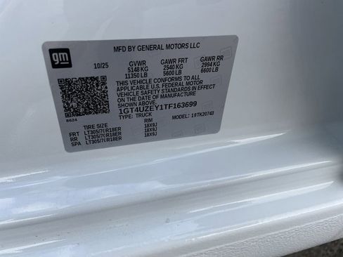 New 2026 GMC Sierra 2500 AT4X image 30