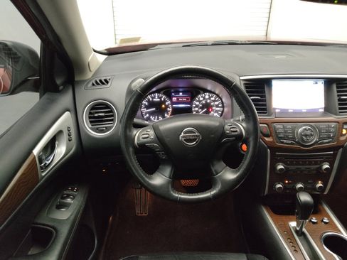 Used 2020 Nissan Pathfinder Platinum FWD image 22