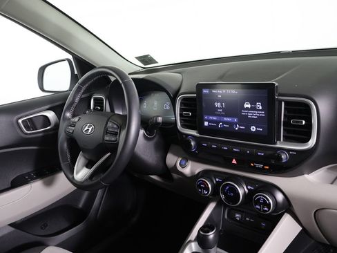Certified 2024 Hyundai Venue SEL FWD image 24