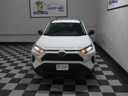 Used 2021 Toyota RAV4 LE image 3