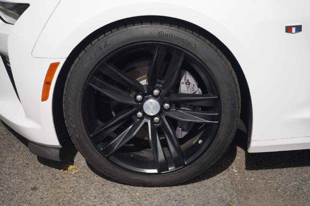 Used 2018 Chevrolet Camaro SS RWD image 12