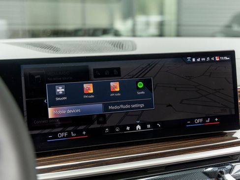 Used 2026 BMW X5 sDrive40i w/ M Sport Package image 28