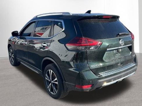 Used 2020 Nissan Rogue SV w/ Premium Package image 3