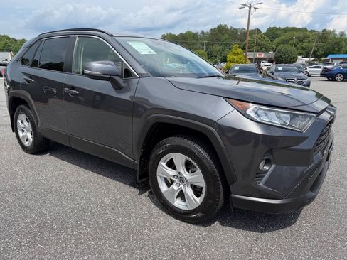 Used 2020 Toyota RAV4 XLE w/ Convenience Package AWD/4WD image 5