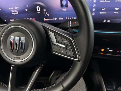 Certified 2025 Buick Envision Preferred AWD/4WD image 18