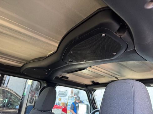 Used 2024 Jeep Wrangler Unlimited AWD/4WD image 5